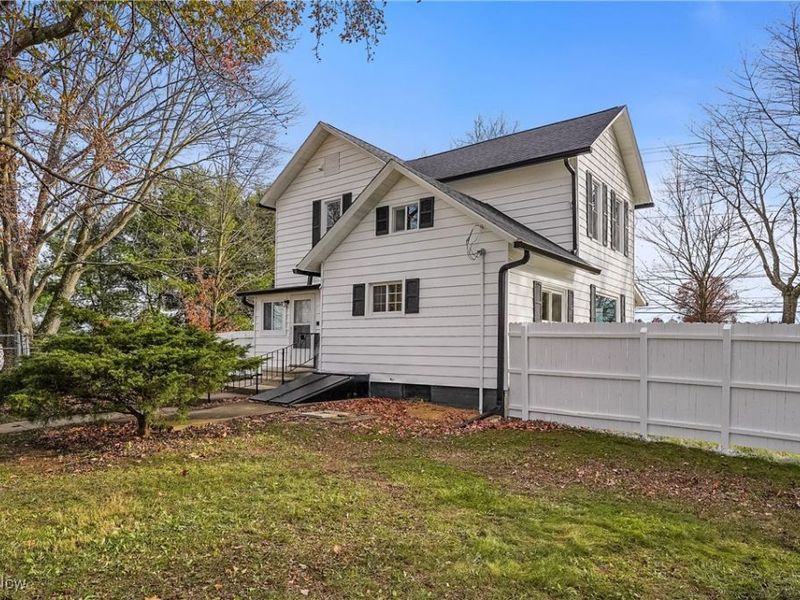 9865 Tallmadge Road, Diamond, OH 44412 Photo 3