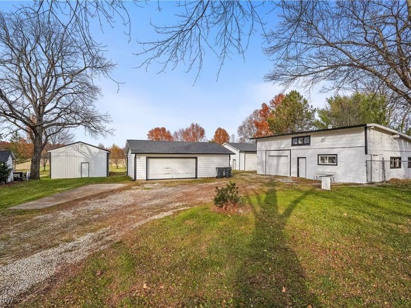 9865 Tallmadge Road, Diamond, OH 44412 Photo 8