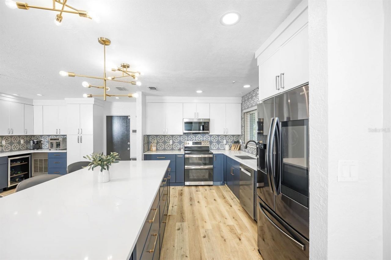 510 Lewis Boulevard Se, Saint Petersburg, FL 33705 Photo