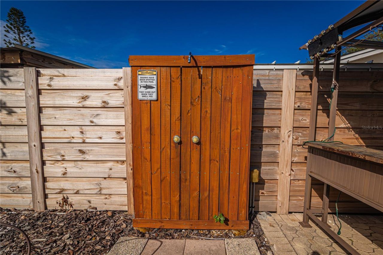 510 Lewis Boulevard Se, Saint Petersburg, FL 33705 Photo