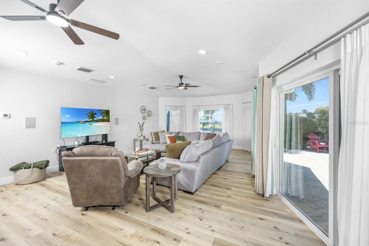 510 Lewis Boulevard Se, Saint Petersburg, FL 33705 Photo