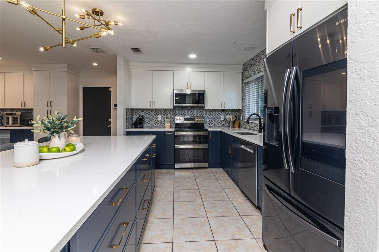 510 Lewis Boulevard Se, Saint Petersburg, FL 33705 Photo