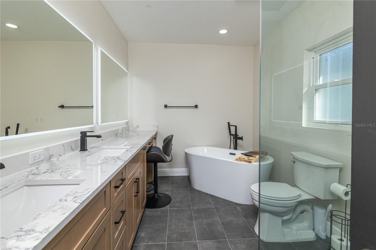 510 Lewis Boulevard Se, Saint Petersburg, FL 33705 Photo