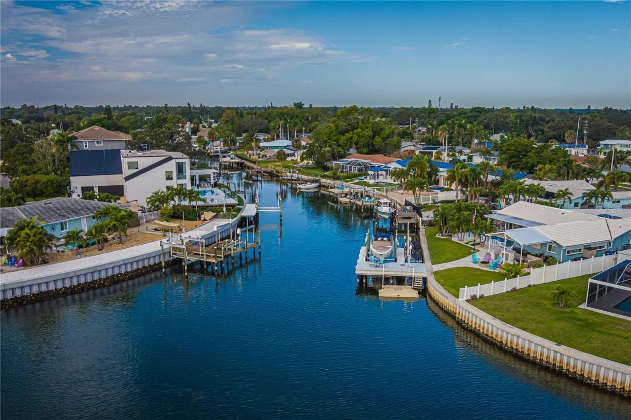 510 Lewis Boulevard Se, Saint Petersburg, FL 33705 Photo