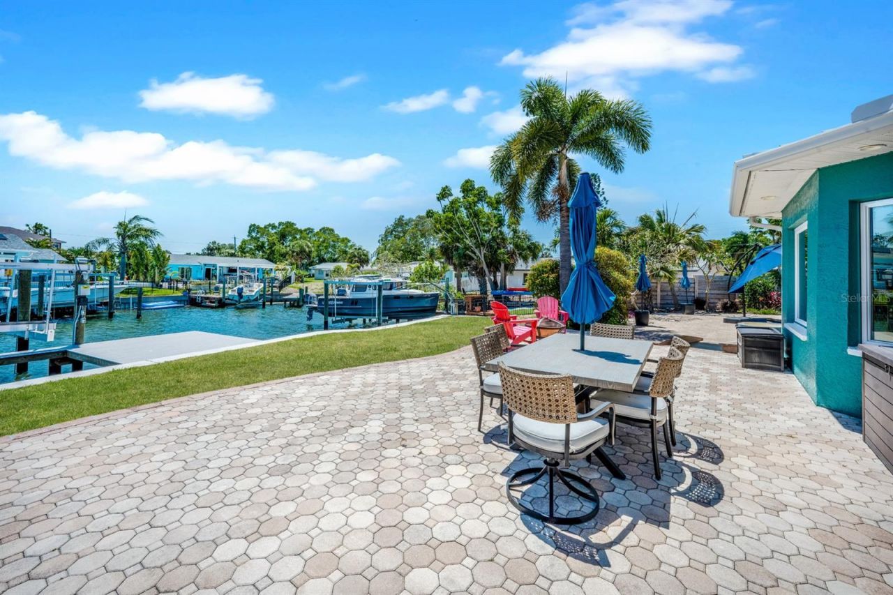 510 Lewis Boulevard Se, Saint Petersburg, FL 33705 Photo