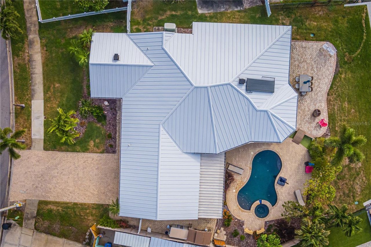 510 Lewis Boulevard Se, Saint Petersburg, FL 33705 Photo