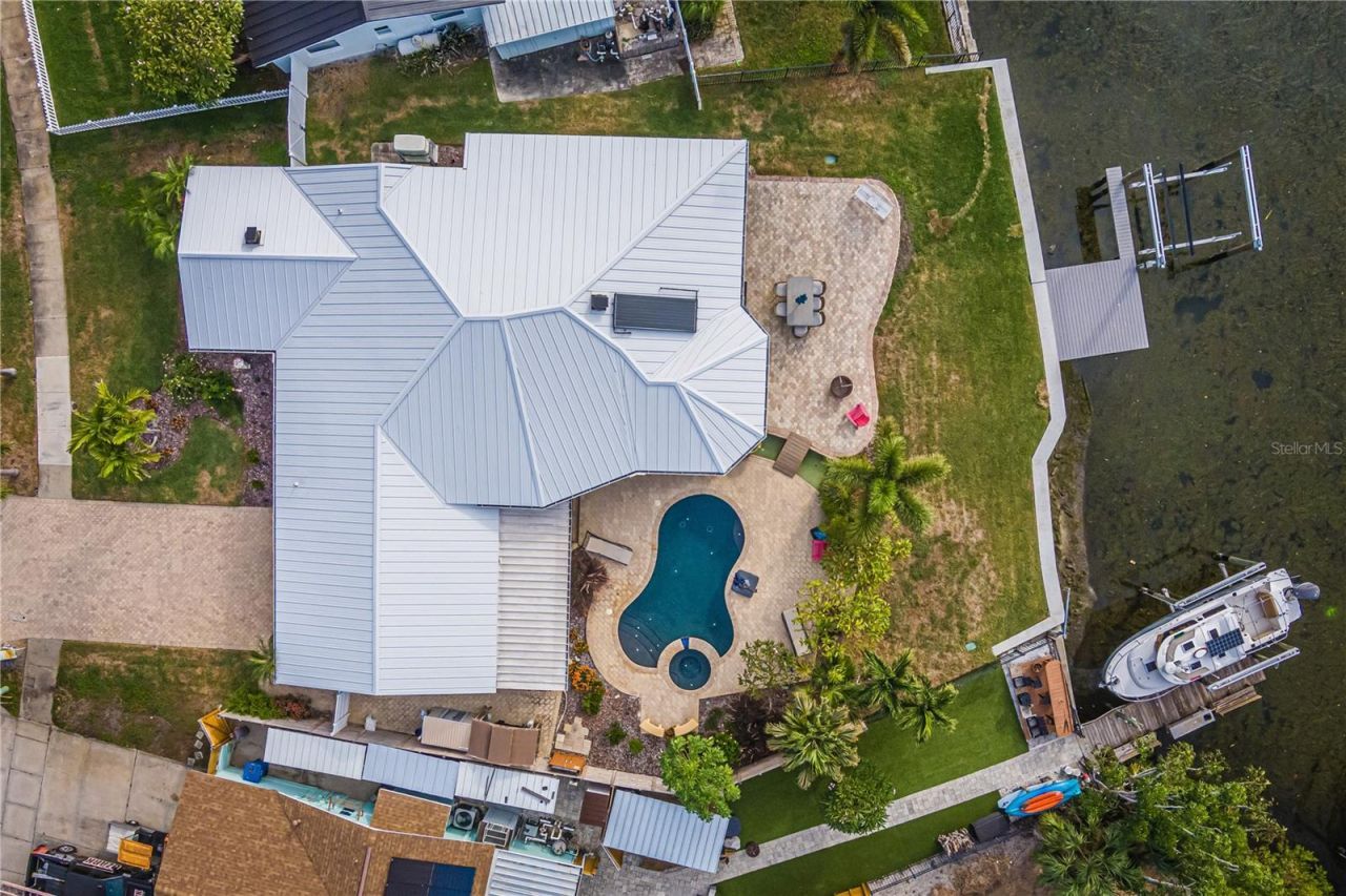 510 Lewis Boulevard Se, Saint Petersburg, FL 33705 Photo