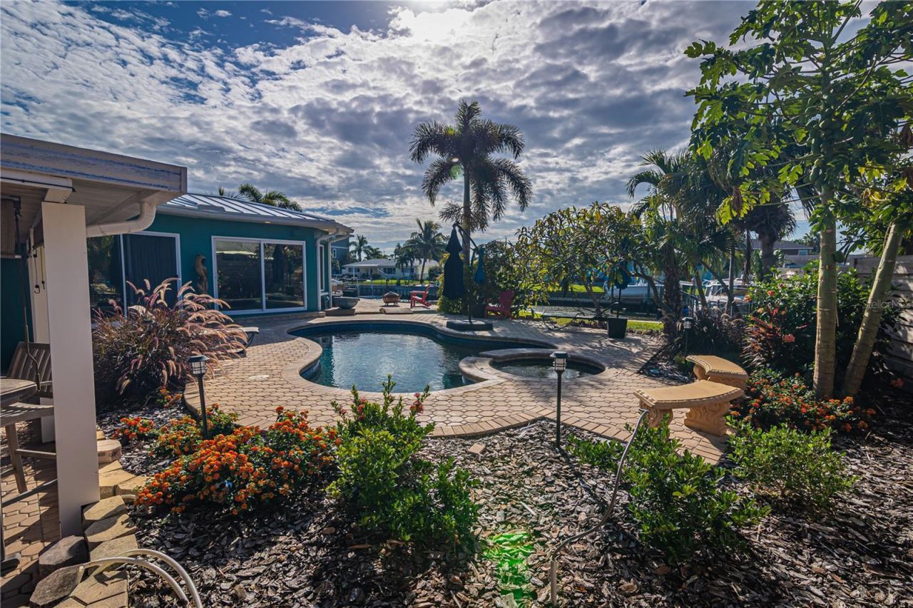 510 Lewis Boulevard Se, Saint Petersburg, FL 33705 Photo