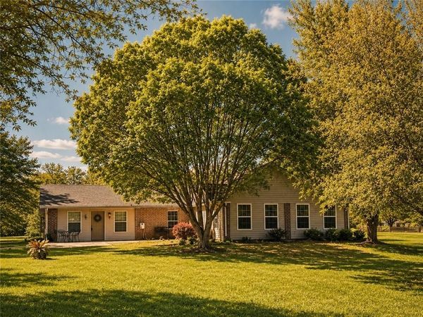 211 BIG ISLAND Loop, Deville, LA 71328