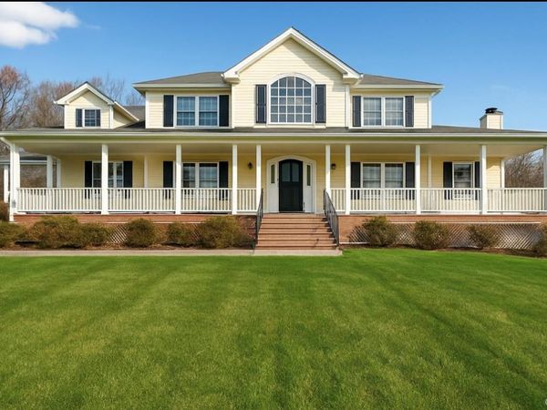 106 Fox Hill Run, Rock Tavern, NY 12575