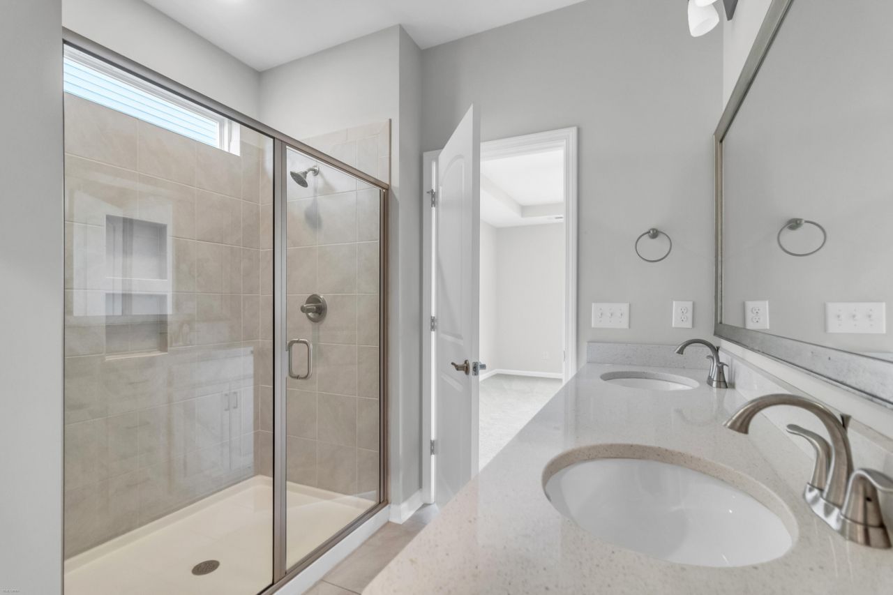 293 Saxony Loop Photo 21