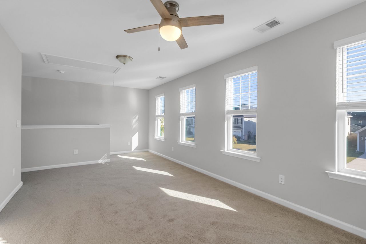 293 Saxony Loop Photo 25