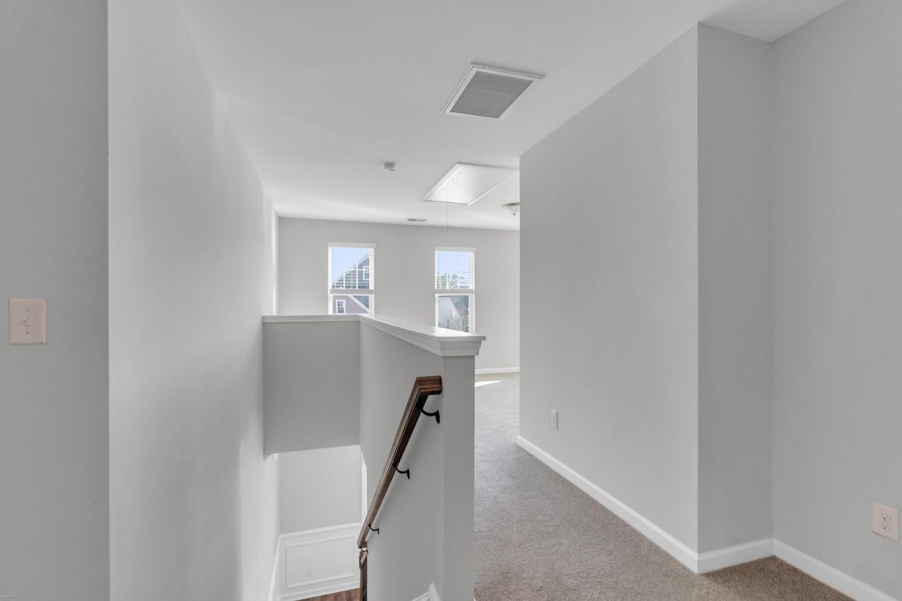 293 Saxony Loop Photo 26