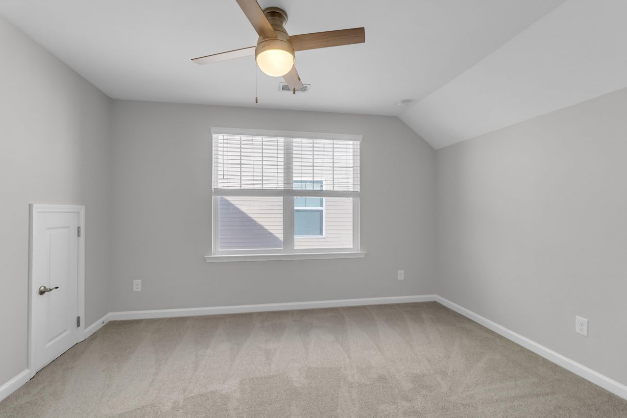 293 Saxony Loop Photo 27