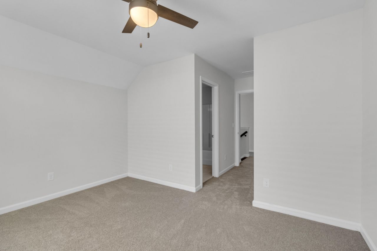 293 Saxony Loop Photo 29