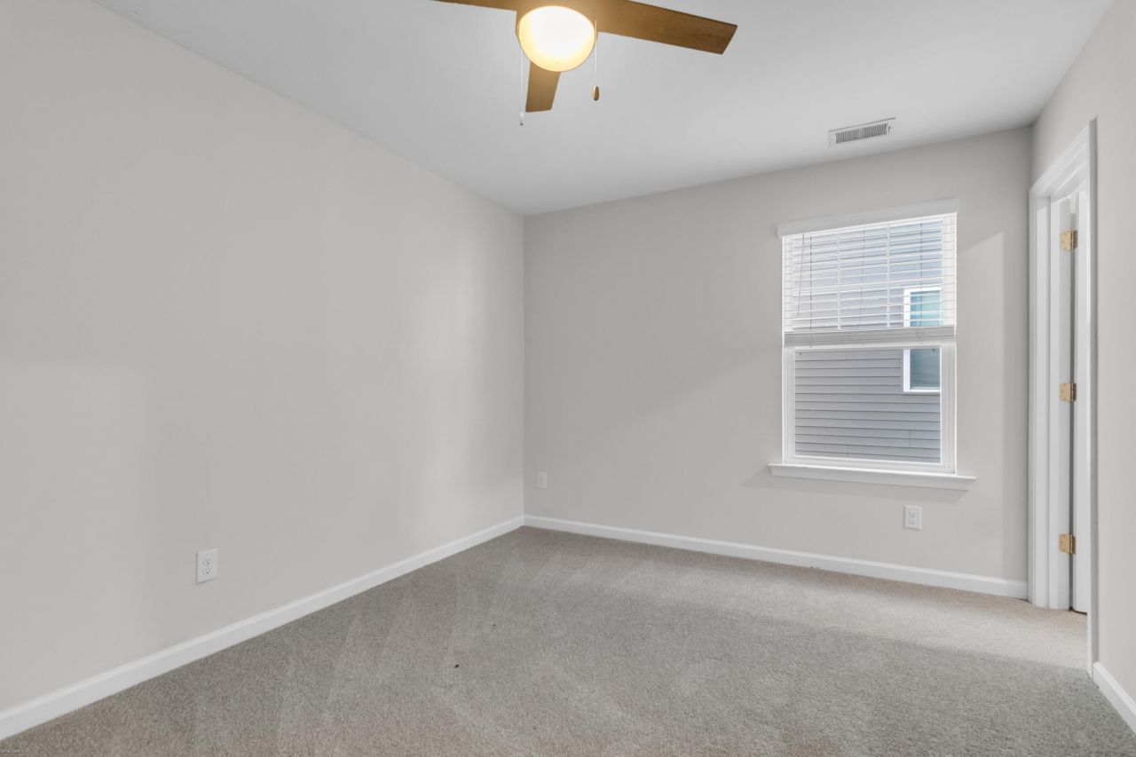 293 Saxony Loop Photo 31