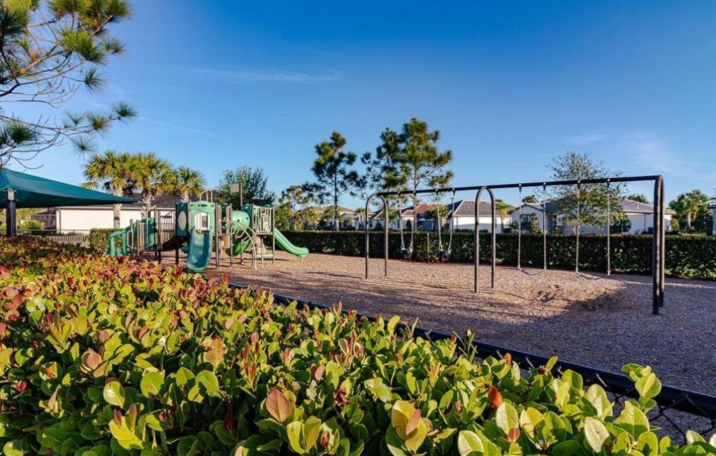 781 SE Courances Drive, Port Saint Lucie, FL 34984 Photo