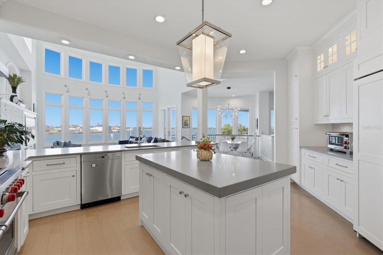 402 Buttonwood Lane, Largo, FL 33770 Photo