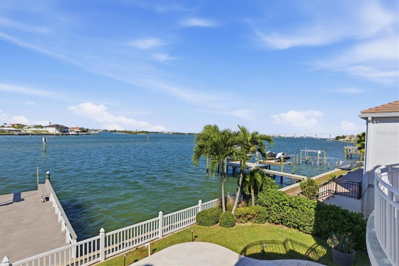 402 Buttonwood Lane, Largo, FL 33770 Photo