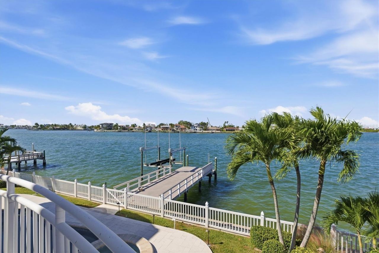 402 Buttonwood Lane, Largo, FL 33770 Photo