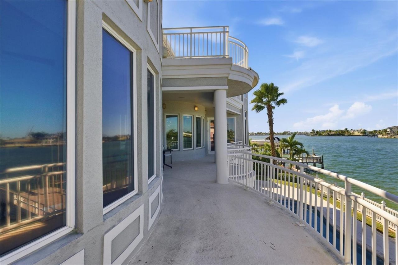 402 Buttonwood Lane, Largo, FL 33770 Photo