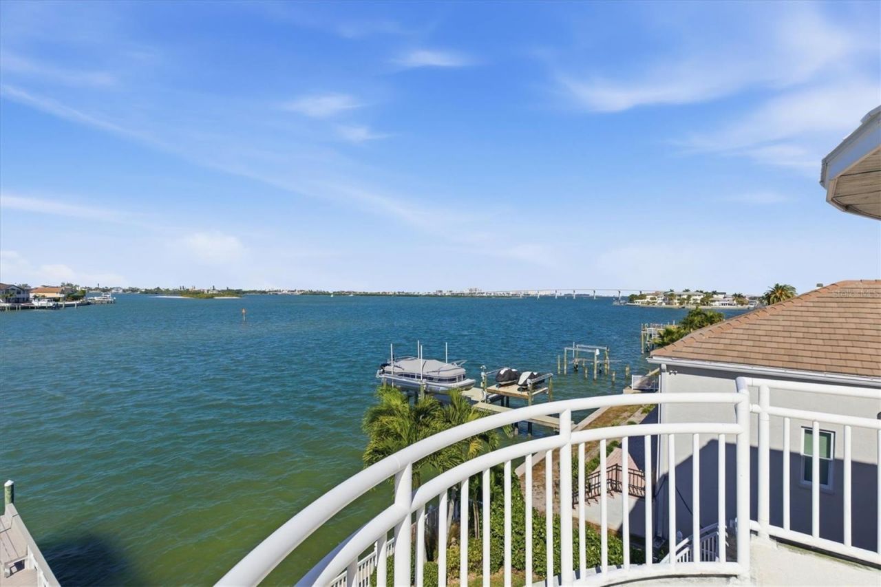 402 Buttonwood Lane, Largo, FL 33770 Photo