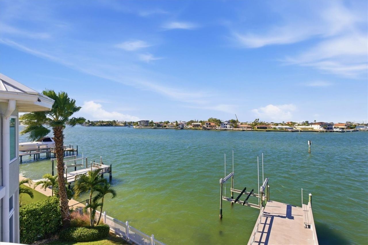 402 Buttonwood Lane, Largo, FL 33770 Photo