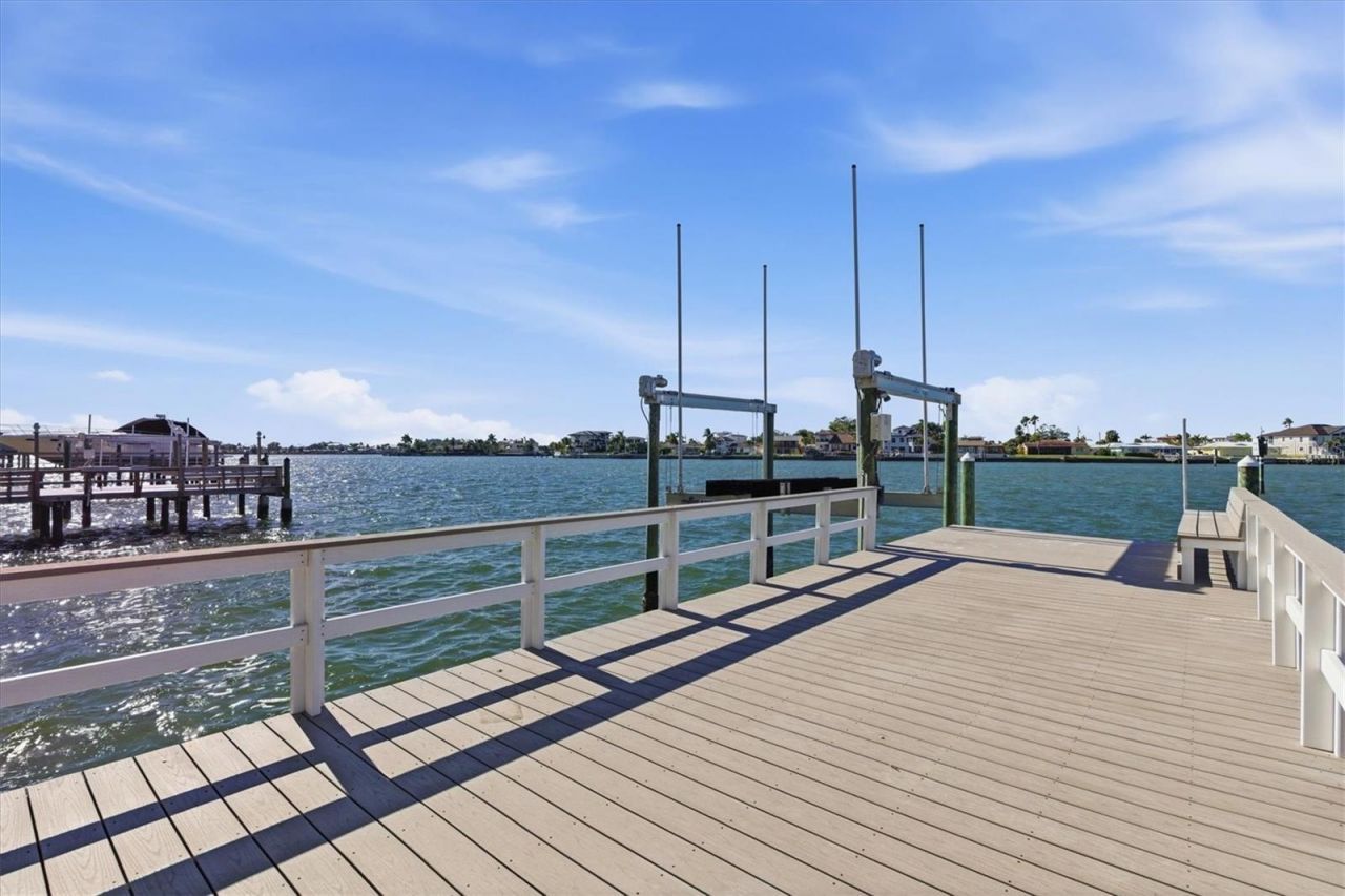 402 Buttonwood Lane, Largo, FL 33770 Photo