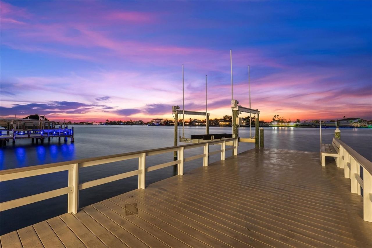 402 Buttonwood Lane, Largo, FL 33770 Photo