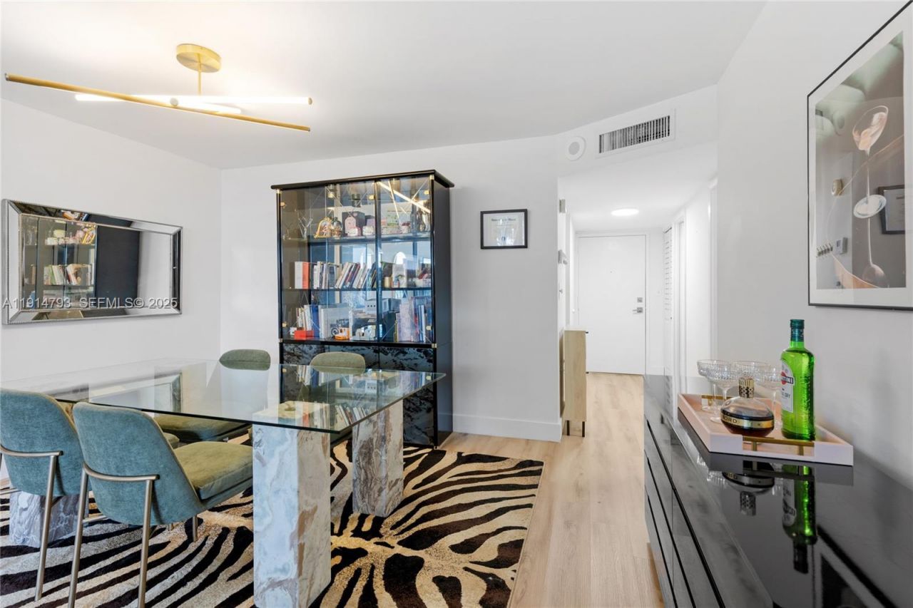 2801 NE 183rd St, Unit 108W, Aventura, FL 33160 Photo