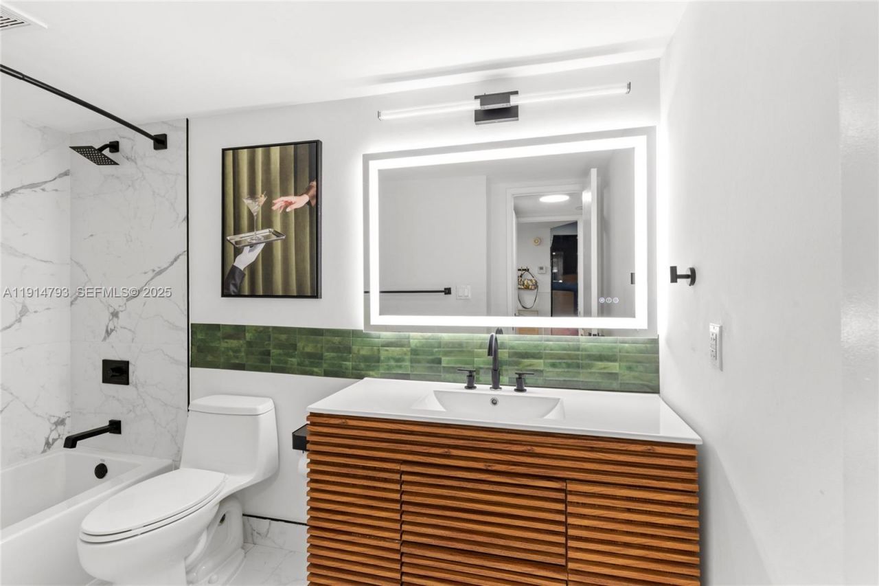 2801 NE 183rd St, Unit 108W, Aventura, FL 33160 Photo