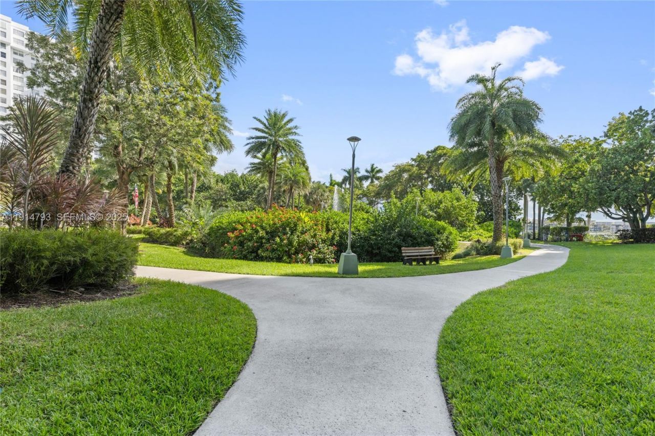 2801 NE 183rd St, Unit 108W, Aventura, FL 33160 Photo