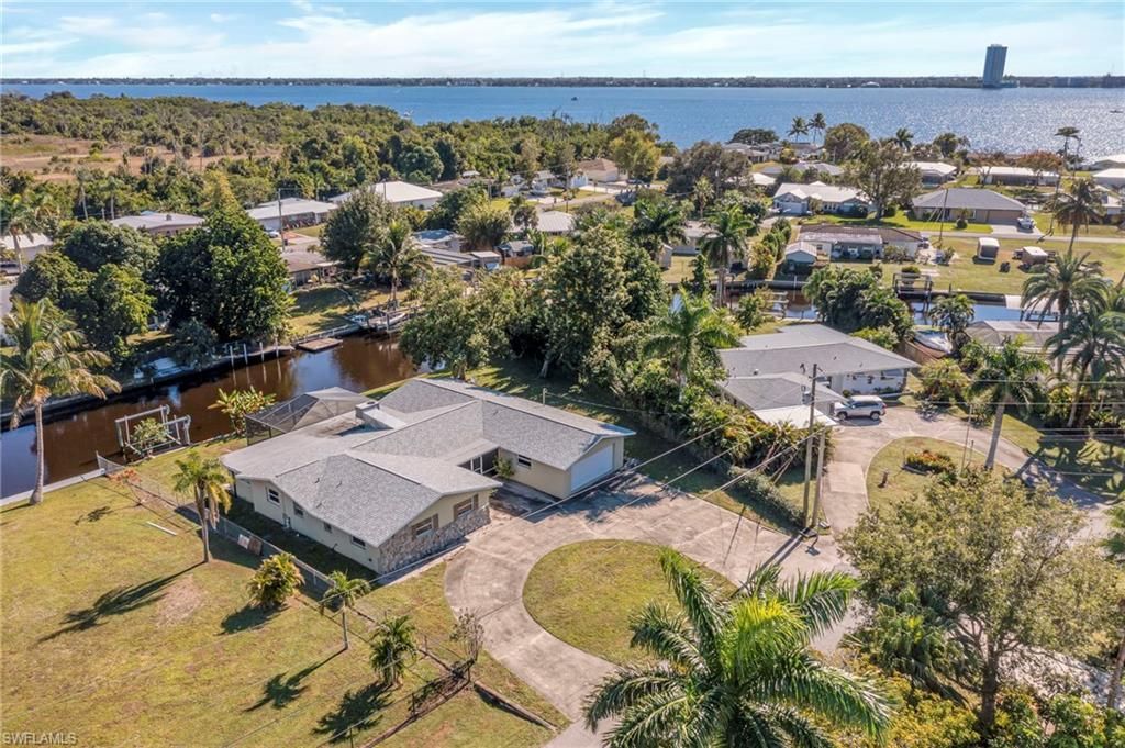 1366 Sunrise Dr, North Fort Myers, FL 33917 Photo