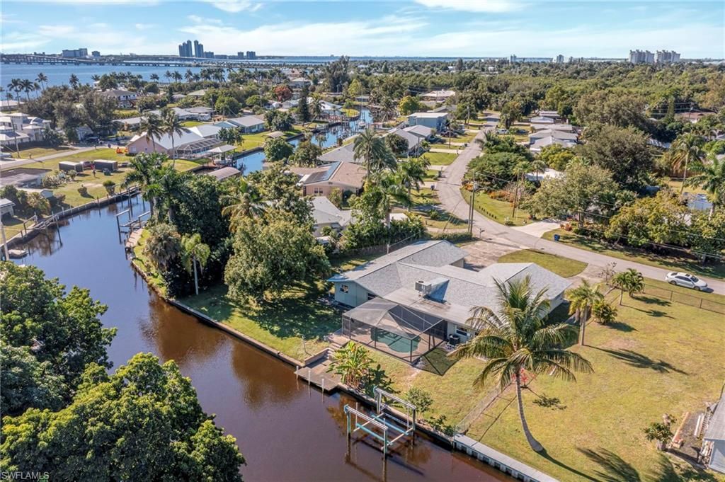 1366 Sunrise Dr, North Fort Myers, FL 33917 Photo