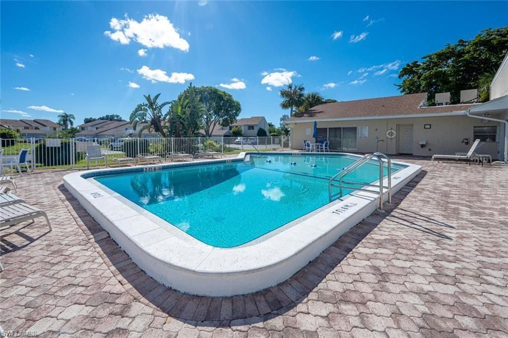 494 Bristle Cone Ln, Unit 48, Naples, FL 34113 Photo