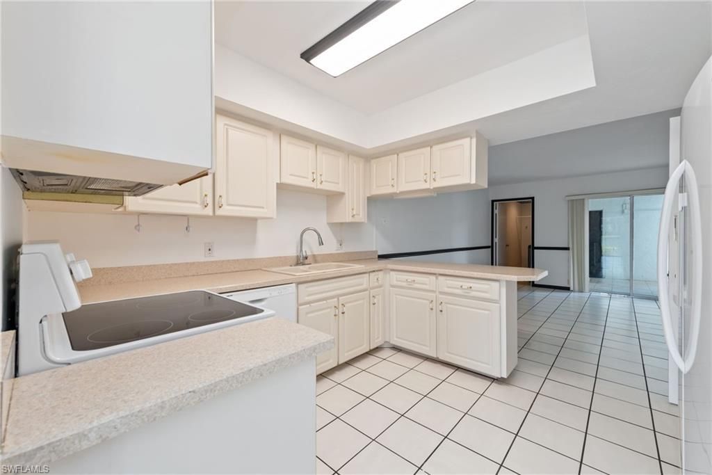 494 Bristle Cone Ln, Unit 48, Naples, FL 34113 Photo