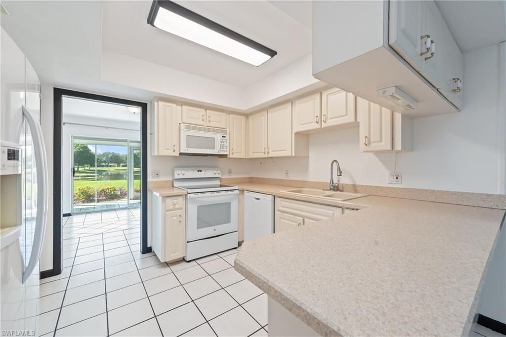 494 Bristle Cone Ln, Unit 48, Naples, FL 34113 Photo