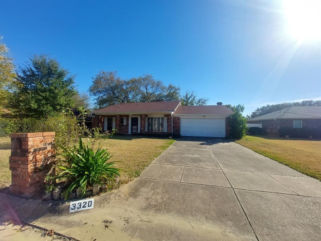3320 Landmark Lane, Forest Hill, TX 76119 Main Photo