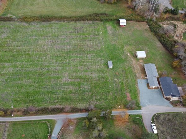 2571 E Evans Creek Road, Rogue River, OR 97537