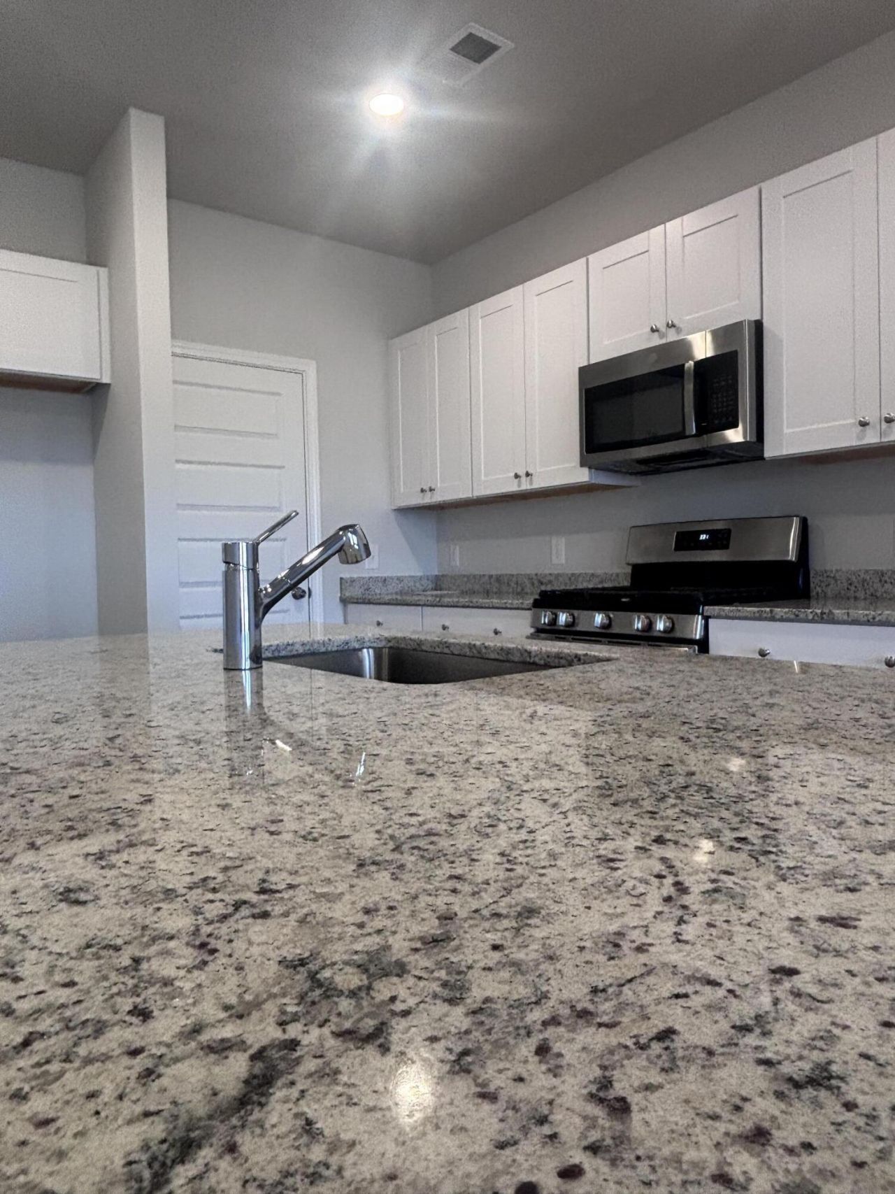 391 Tiliwa Street Photo 8