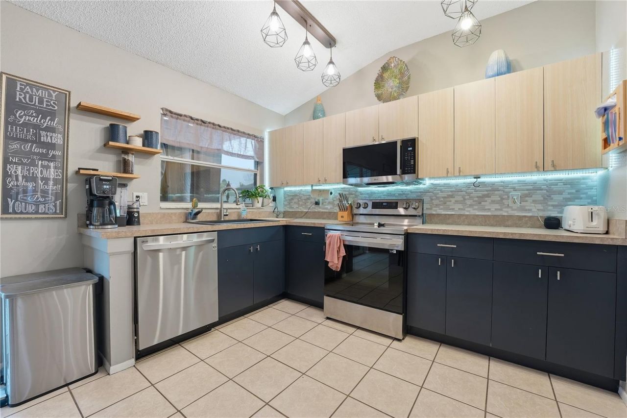 6104 65th Court E, Palmetto, FL 34221 Photo