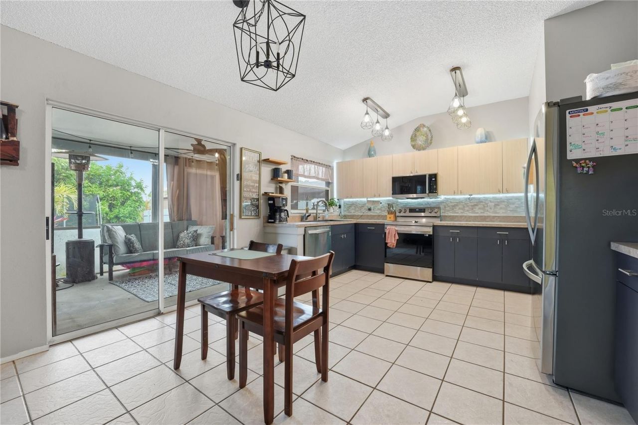 6104 65th Court E, Palmetto, FL 34221 Photo