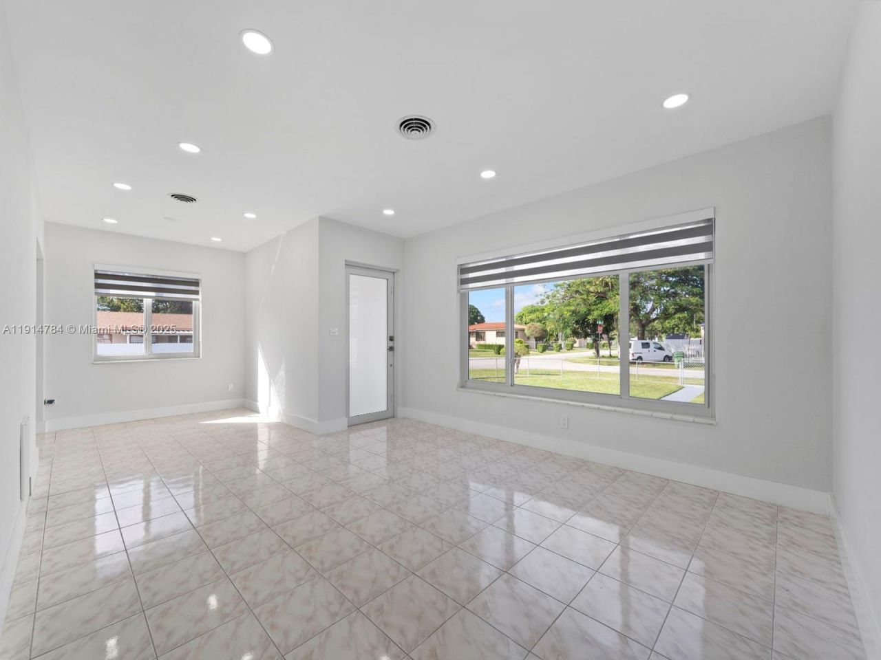 104 E 58th St, Hialeah, FL 33013 Photo
