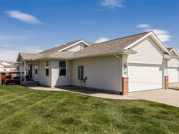 3045 Samuel Ct SW, Unit C, Cedar Rapids, IA 52404