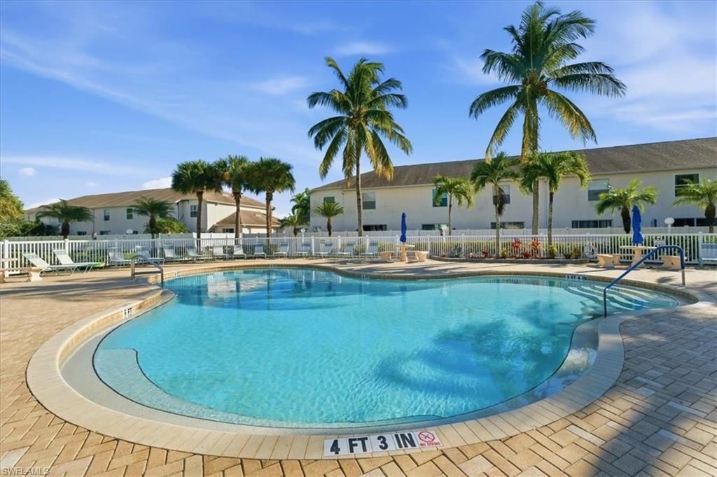 3630 Pine Oak Cir, Unit 105, Fort Myers, FL 33916 Photo