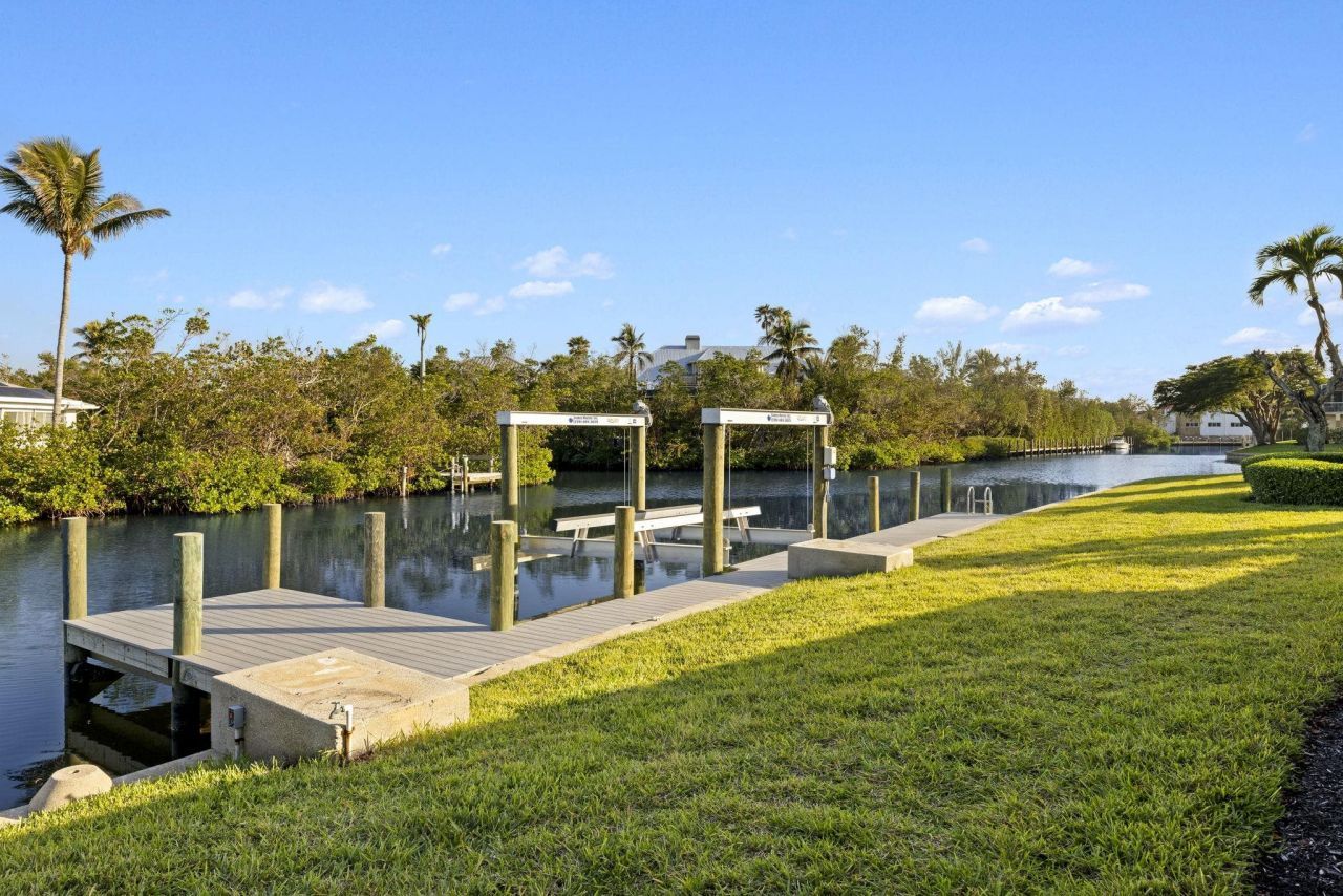 930 Kings Crown Dr, Sanibel, FL 33957 Photo