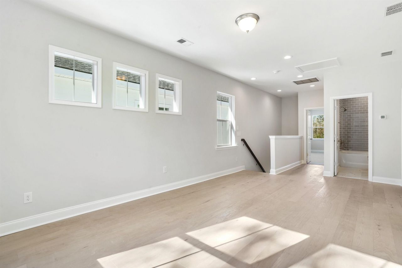 2523 Hillbourne Loop Photo 9