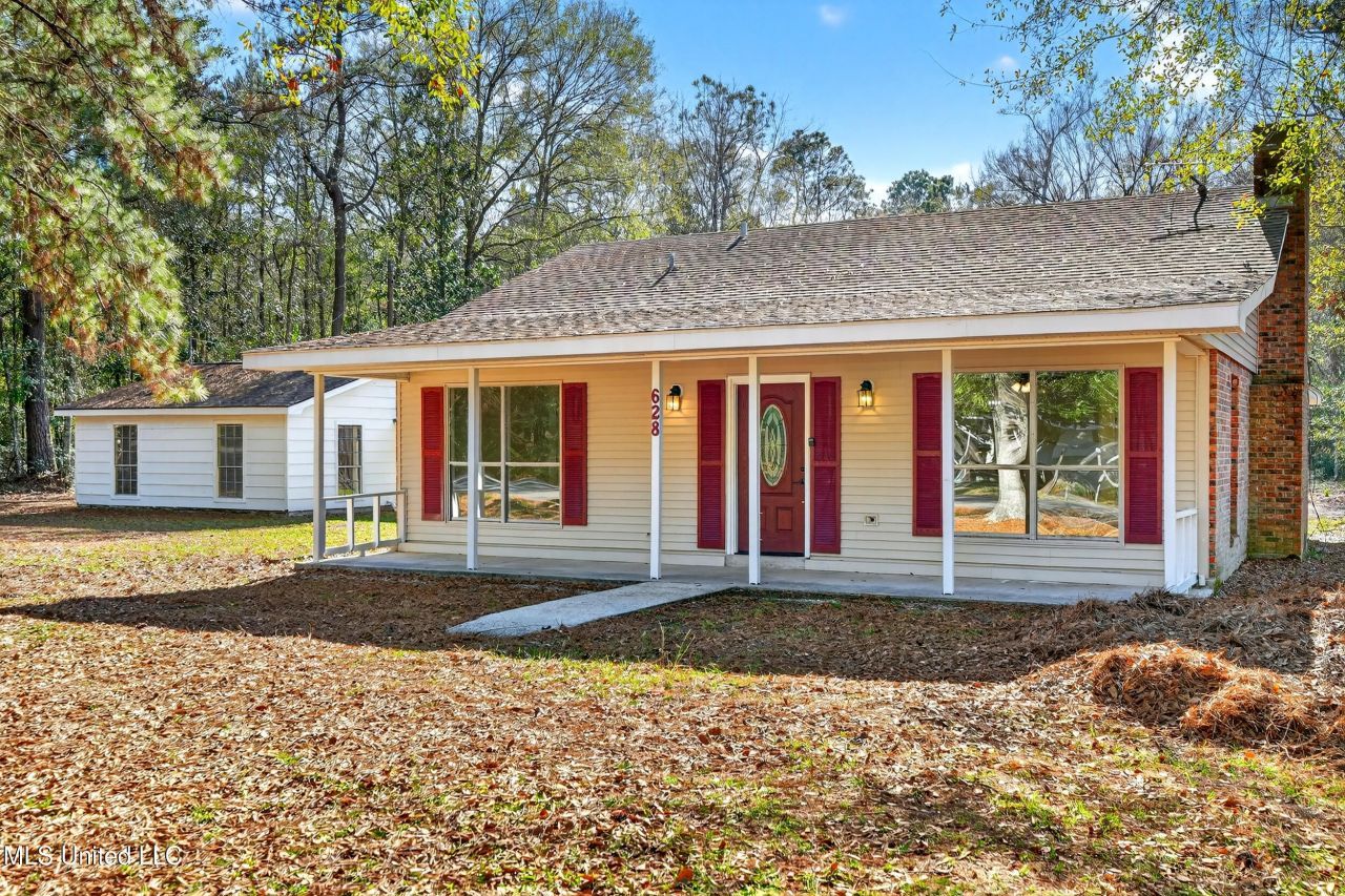 628 Telly Road, Picayune, MS 39466 Main Photo