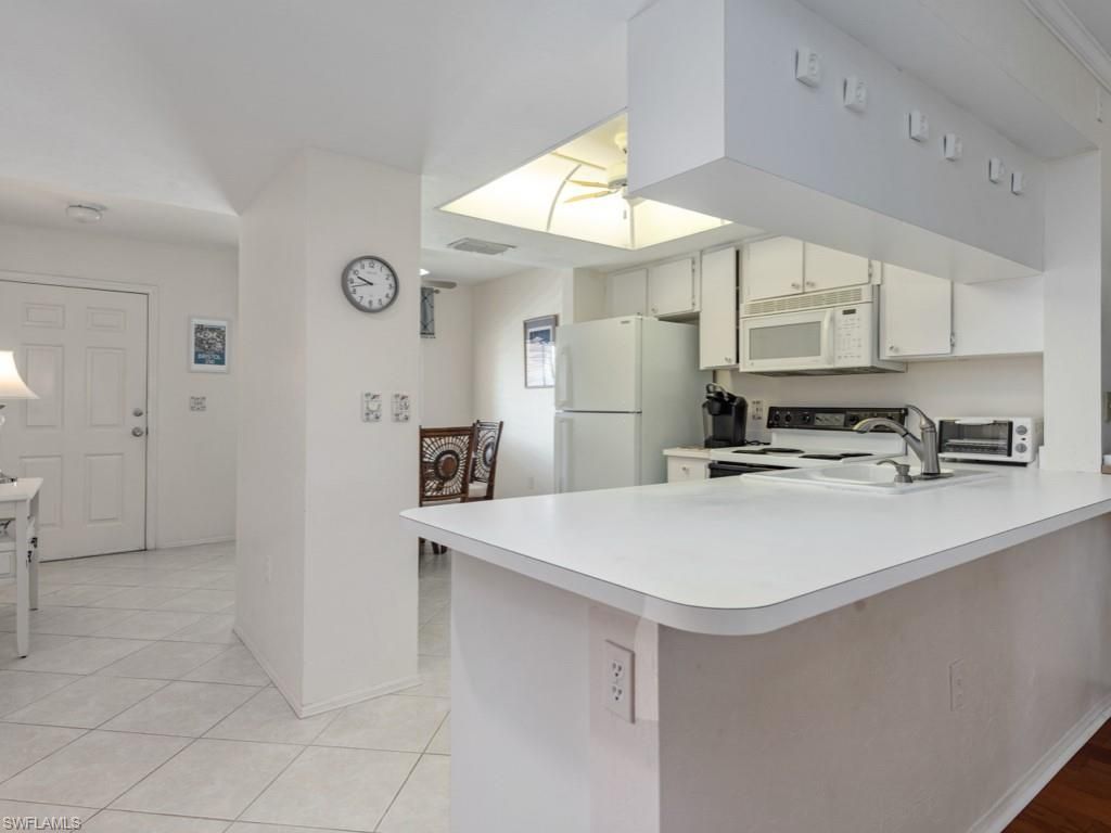 234 Pebble Beach Blvd, Unit 307, Naples, FL 34113 Photo