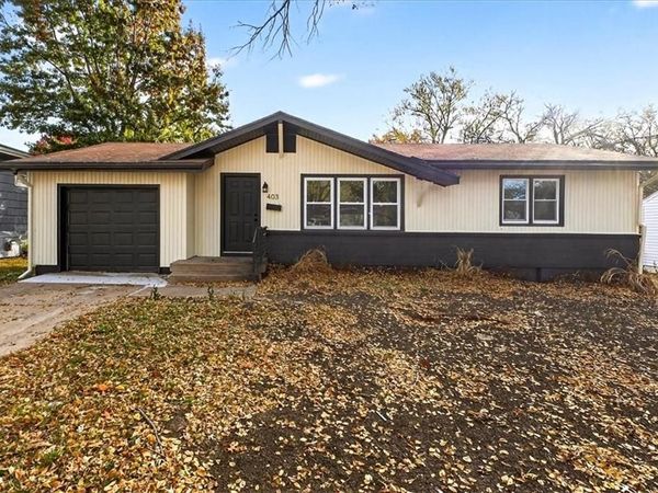 403 NE Howard Avenue, Lee's Summit, MO 64063